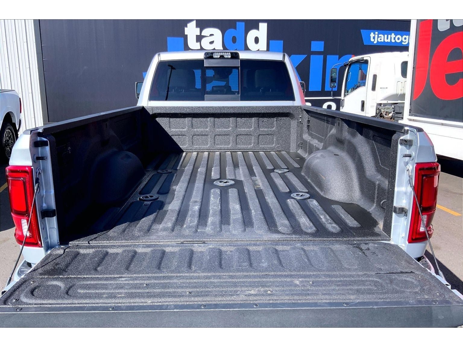 Used 2026 RAM 3500 Laramie AWD/4WD image 11