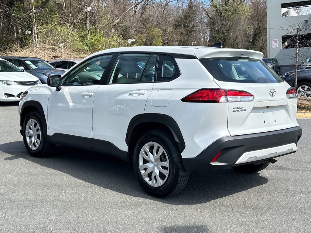 Used 2024 Toyota Corolla Cross L image 3