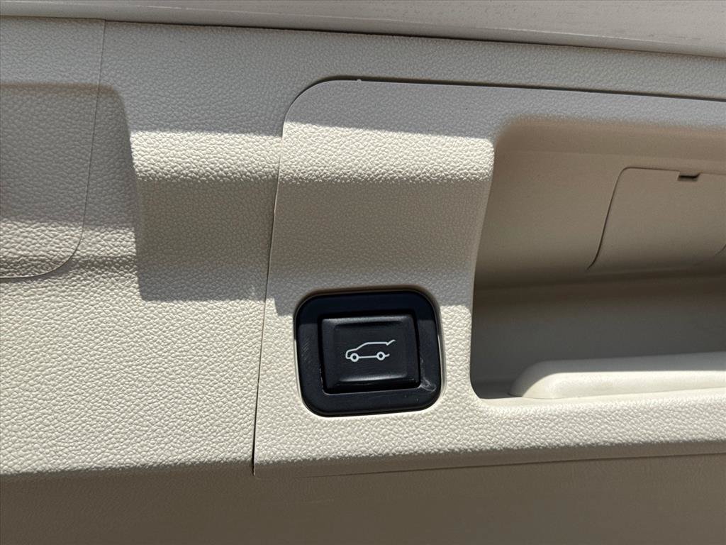 Used 2023 GMC Acadia Denali AWD/4WD image 6