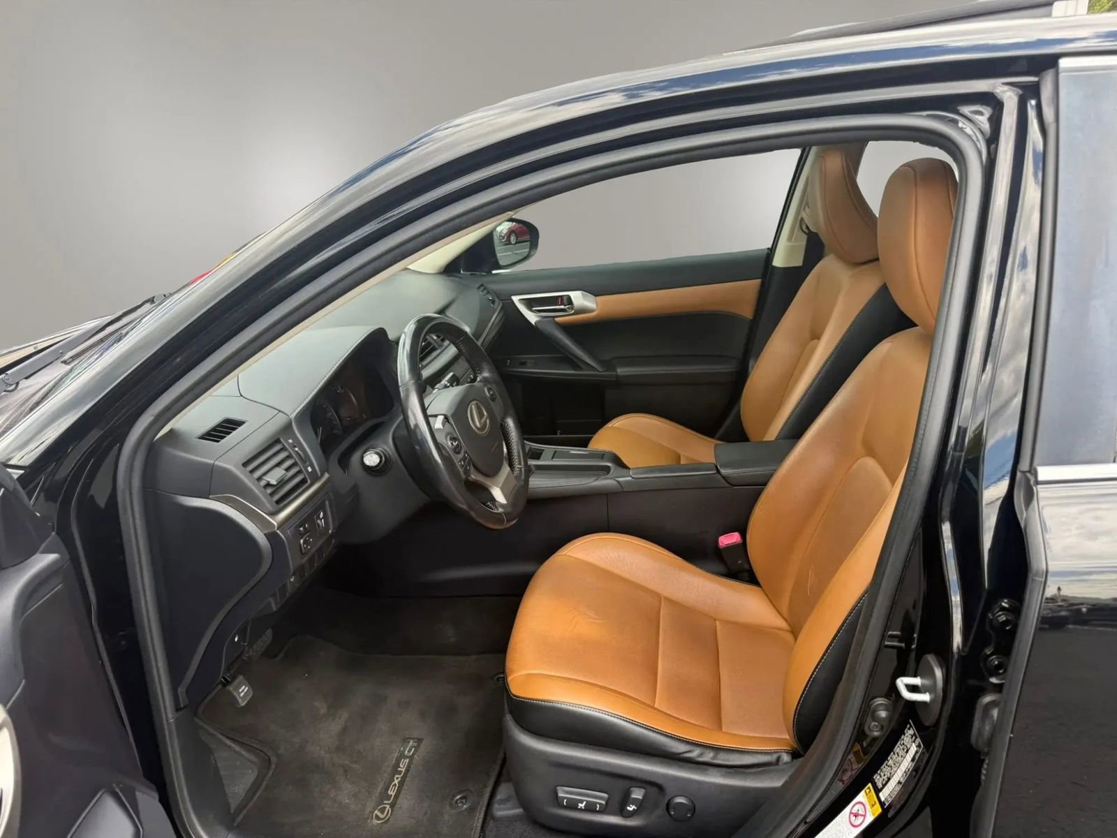 Used 2015 Lexus CT 200h FWD image 12