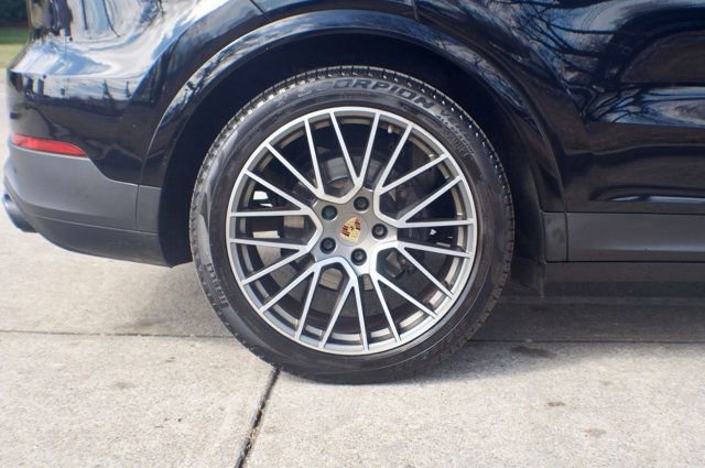 Used 2023 Porsche Cayenne AWD/4WD image 52