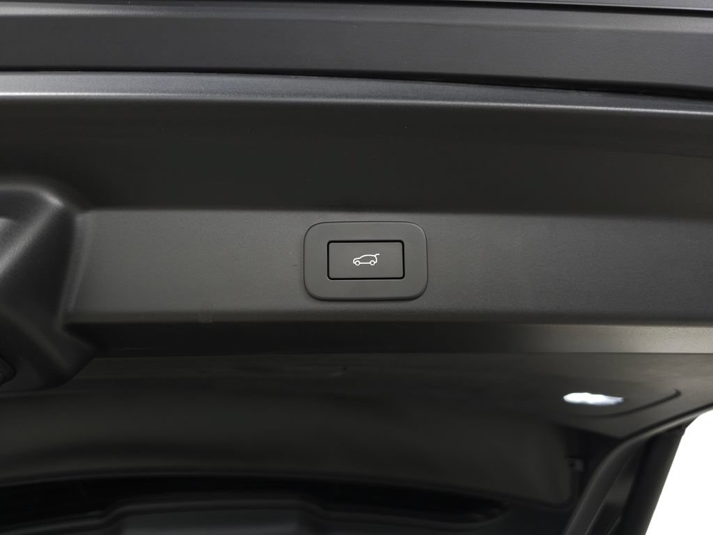 Used 2025 Land Rover Range Rover Sport Dynamic SE AWD/4WD image 6