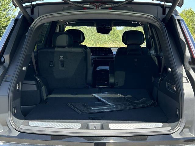 New 2026 Cadillac Vistiq Premium Luxury AWD/4WD image 9