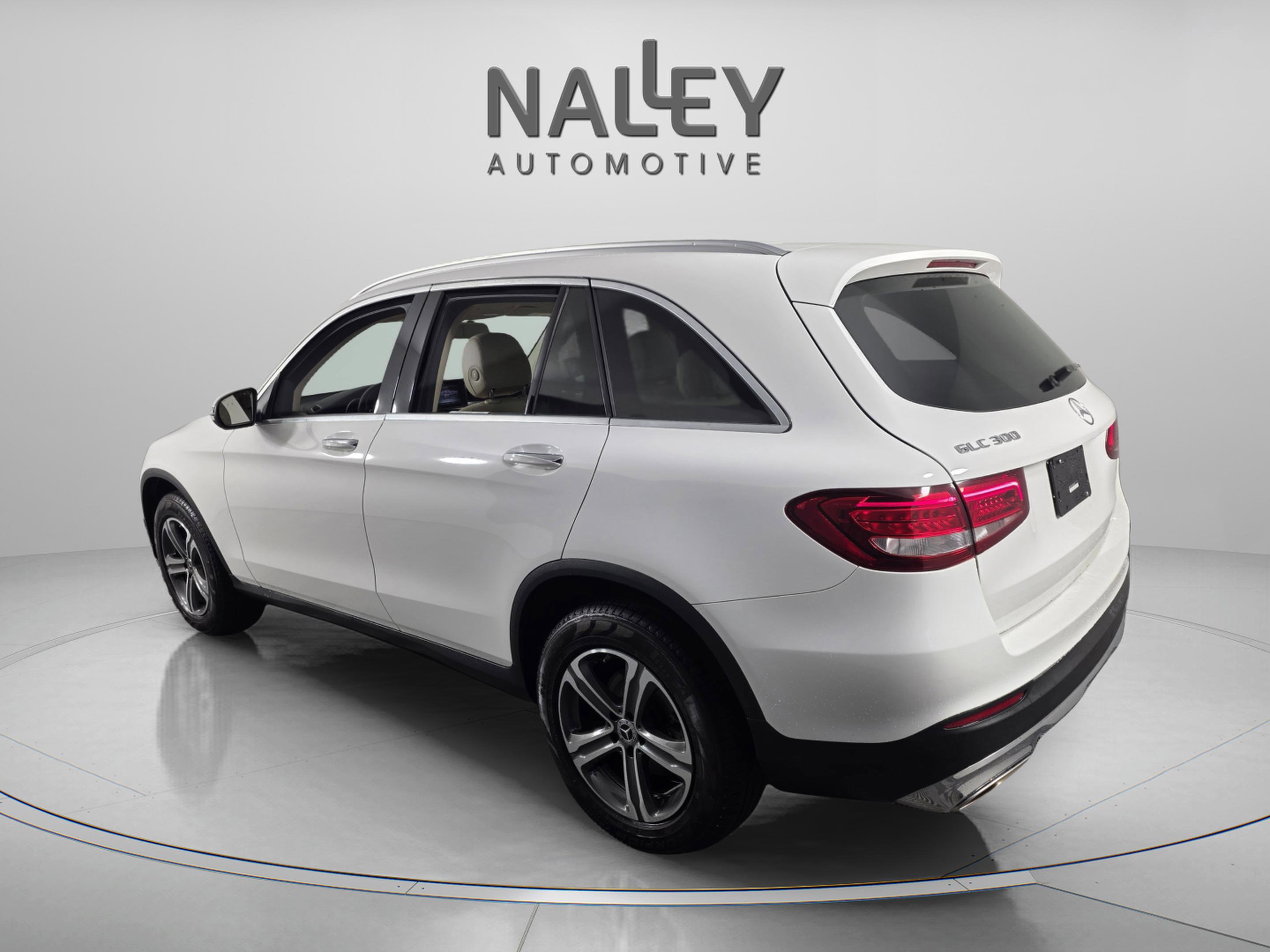 Used 2017 Mercedes-Benz GLC 300 image 3