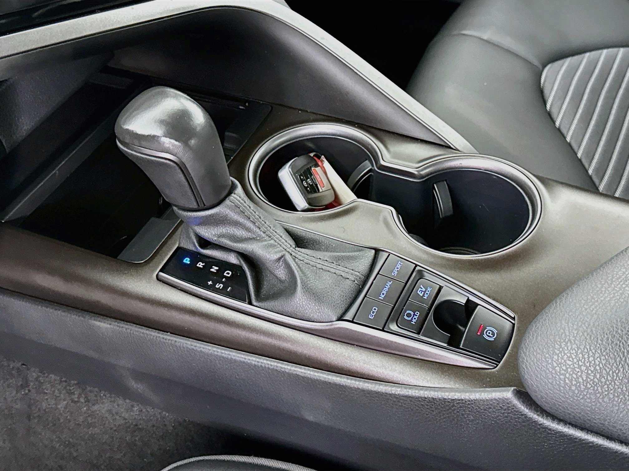 Certified 2024 Toyota Camry SE FWD image 16
