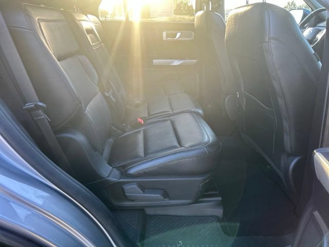 Used 2021 Ford Explorer Limited w/ Hybrid Equipment Group 310A AWD/4WD image 33