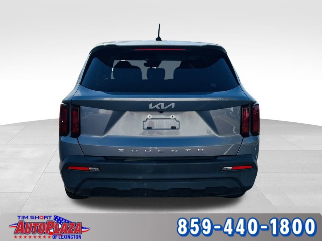 Used 2022 Kia Sorento LX image 4