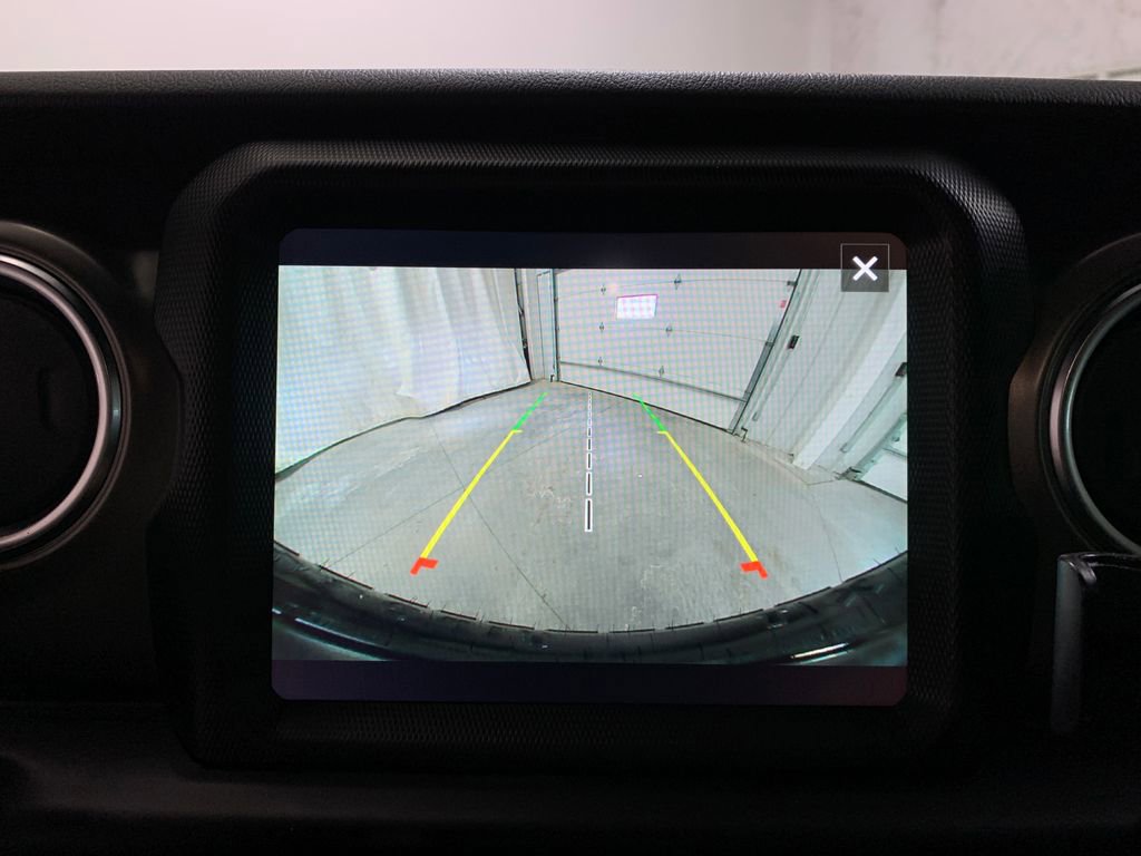 Used 2022 Jeep Wrangler Unlimited Rubicon w/ Steel Bumper Group image 9