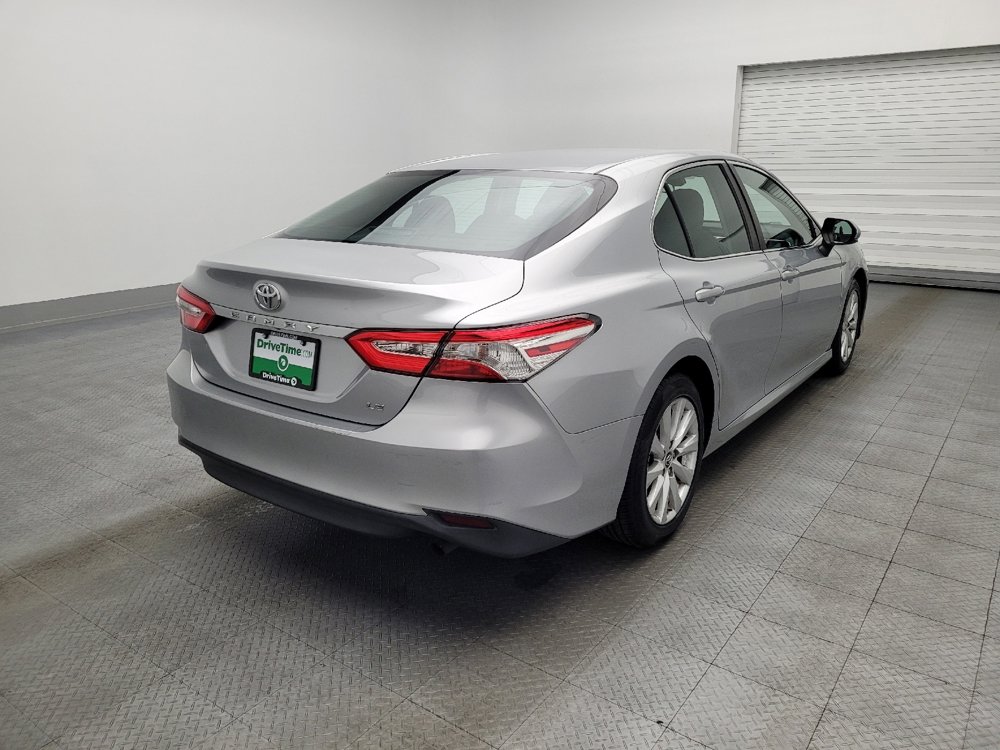 Used 2018 Toyota Camry LE image 9