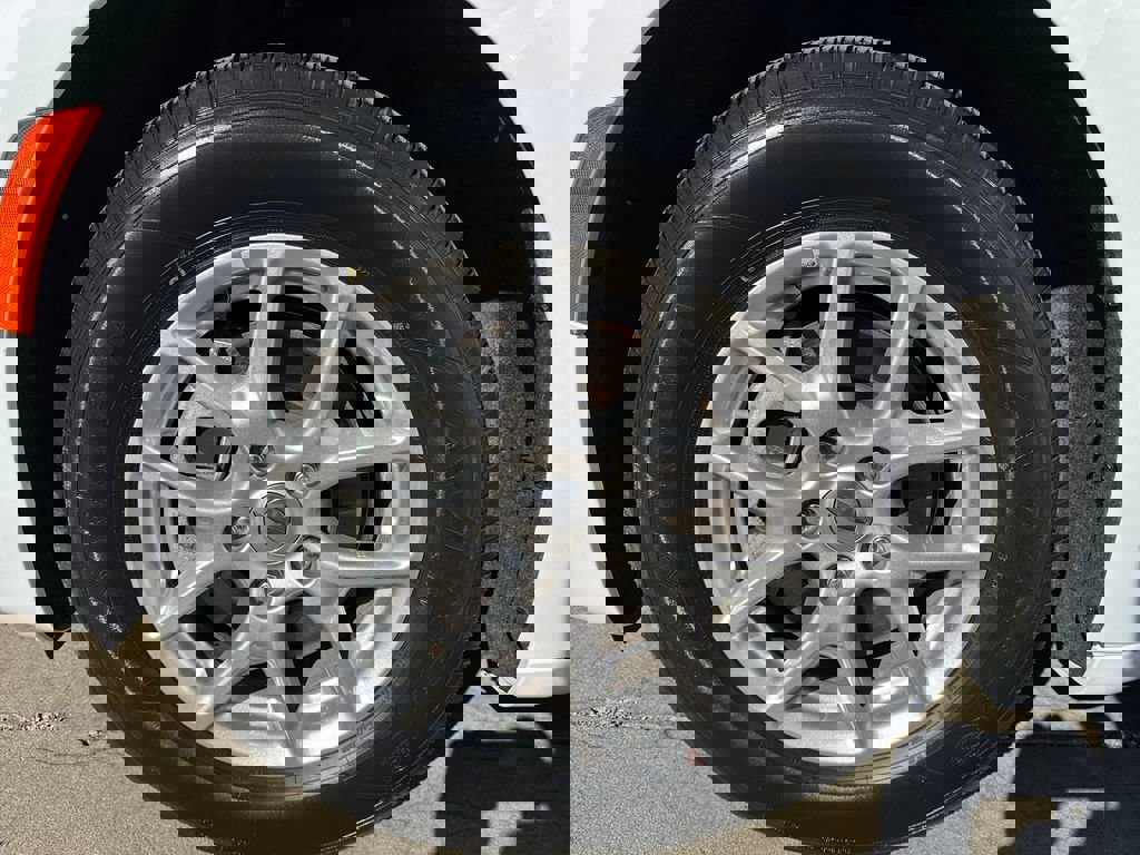 Used 2024 Chrysler Pacifica Touring-L image 9