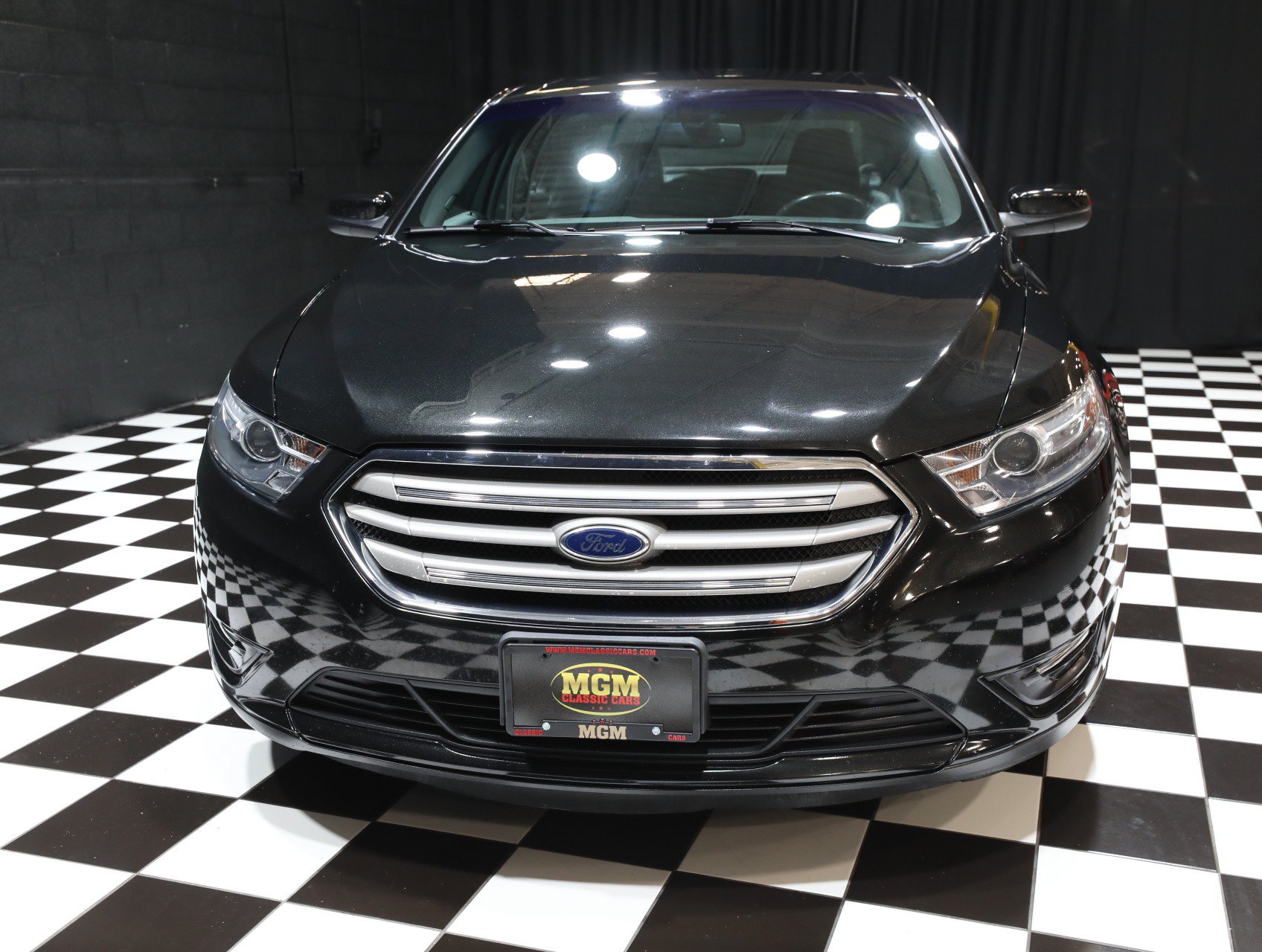 Used 2013 Ford Taurus SEL FWD image 11