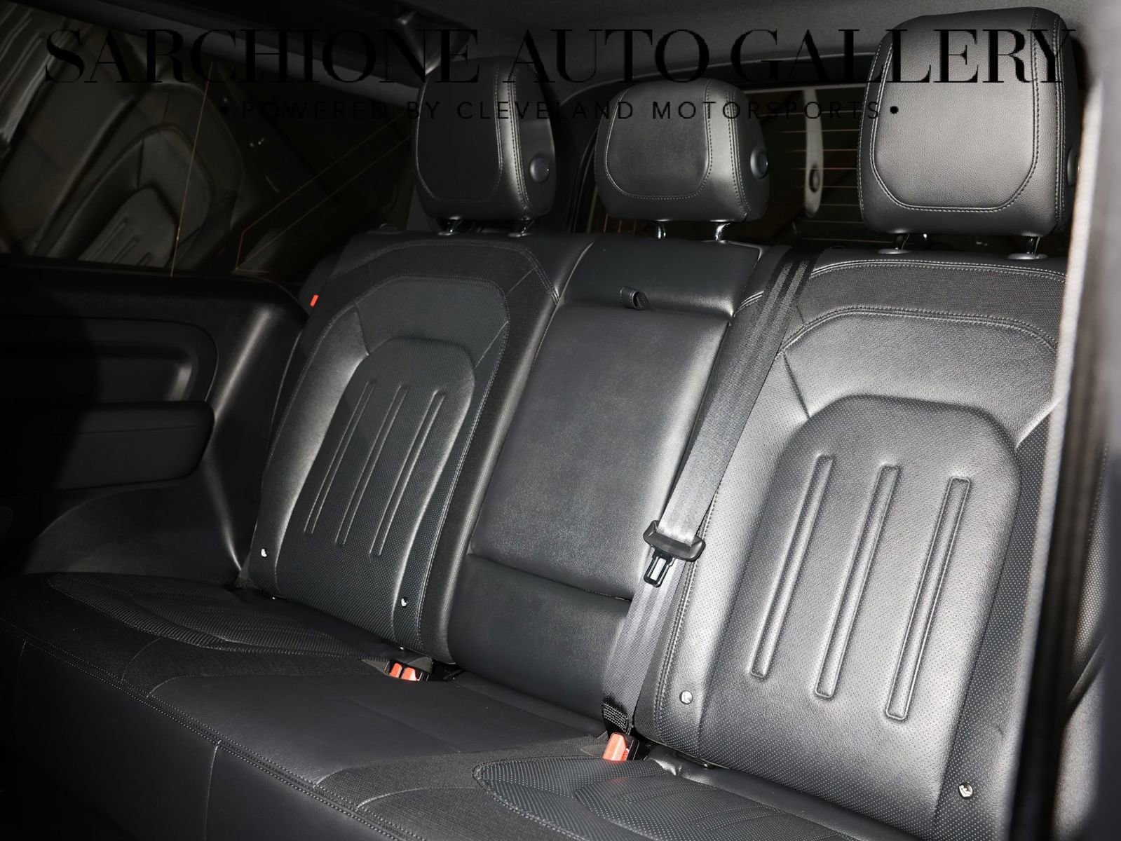 Used 2022 Land Rover Defender 90 X-Dynamic S image 7