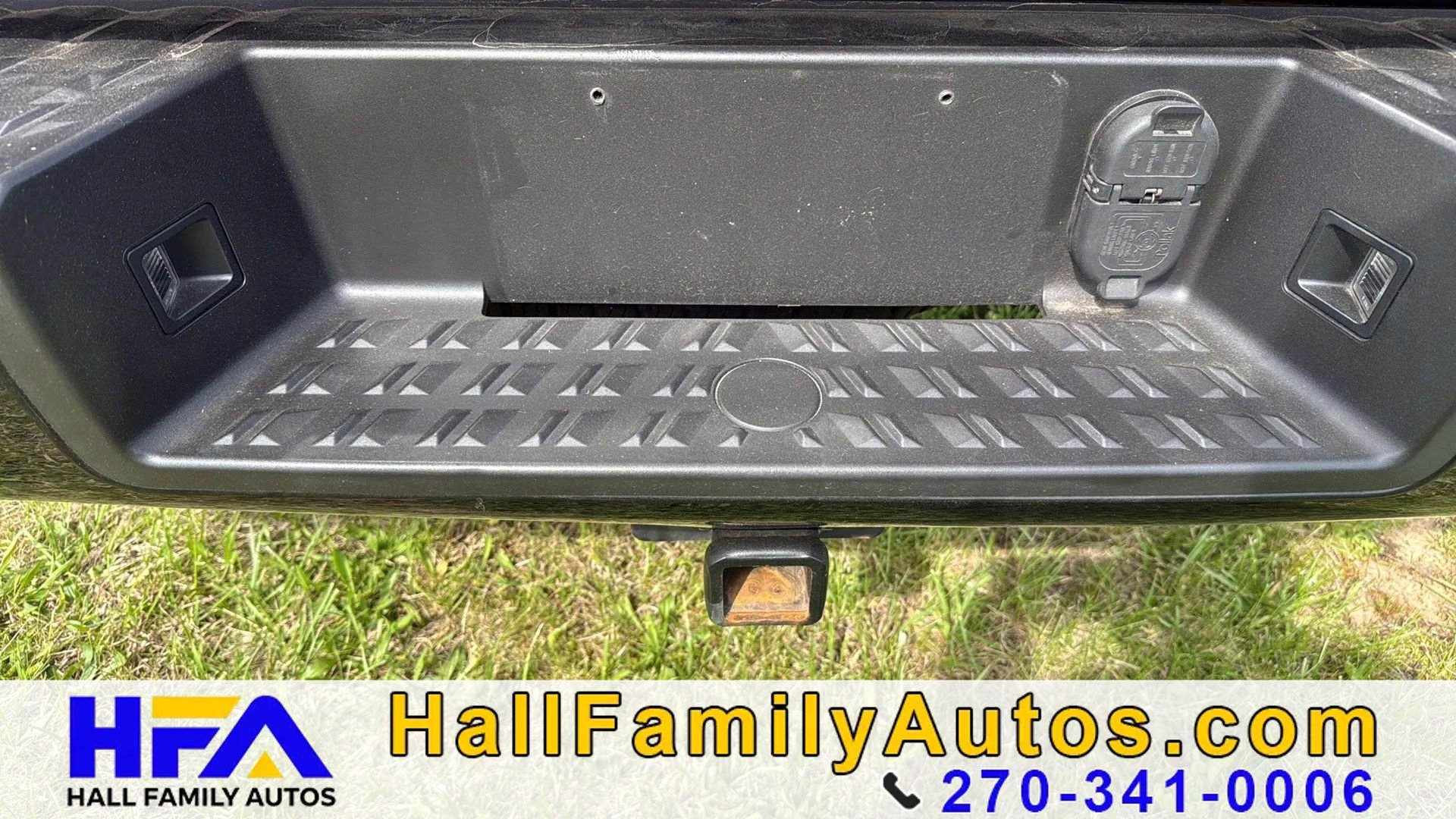 Used 2018 Nissan Titan SV w/ SV Convenience Package RWD image 8