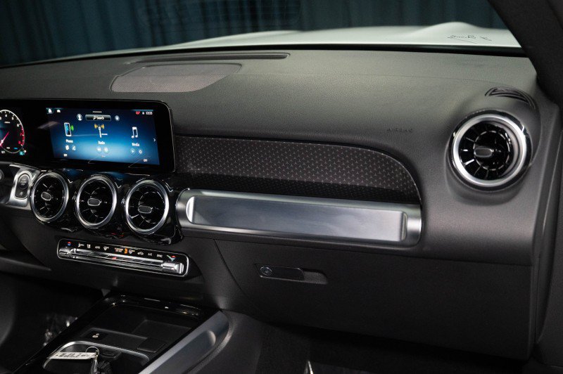Certified 2026 Mercedes-Benz GLB 250 4MATIC image 18