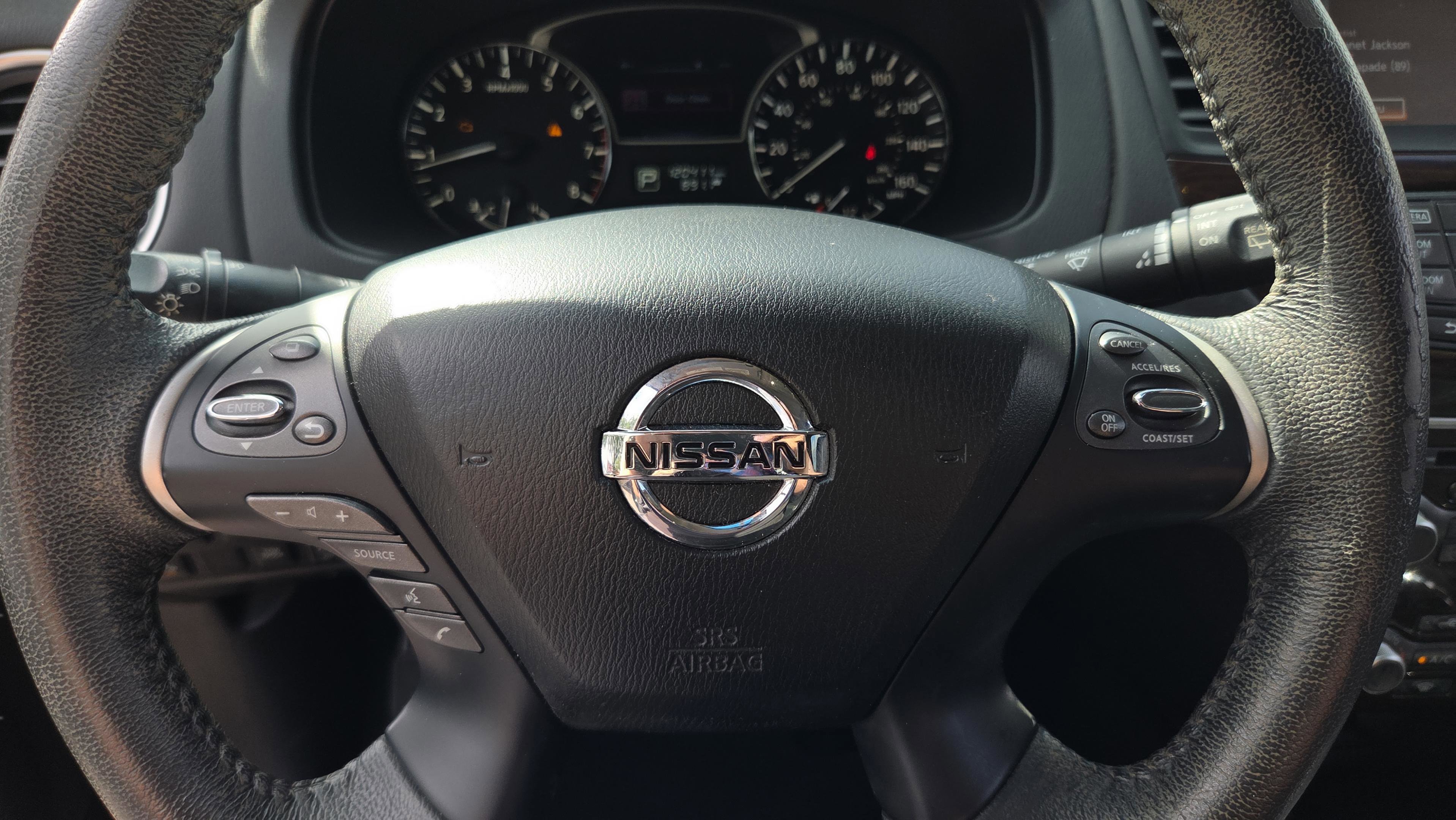 Used 2015 Nissan Pathfinder Platinum FWD image 23
