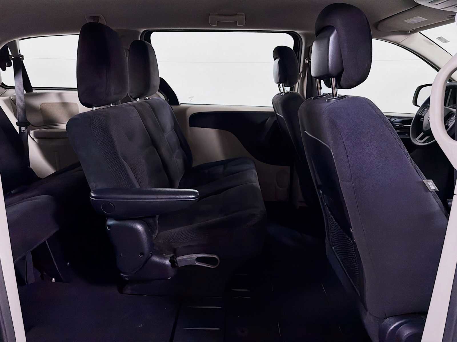 Used 2014 Dodge Grand Caravan American Value Package image 22