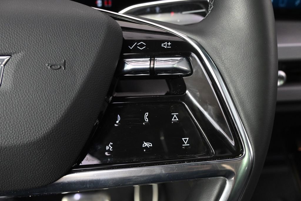 New 2026 Cadillac Vistiq Sport w/ LPO, Floor Liner Package image 35