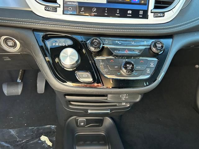 New 2026 Chrysler Pacifica Select image 19