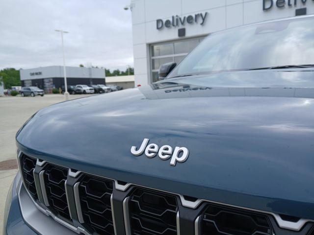 New 2026 Jeep Grand Cherokee L Limited w/ Trailer Tow Package AWD/4WD image 37
