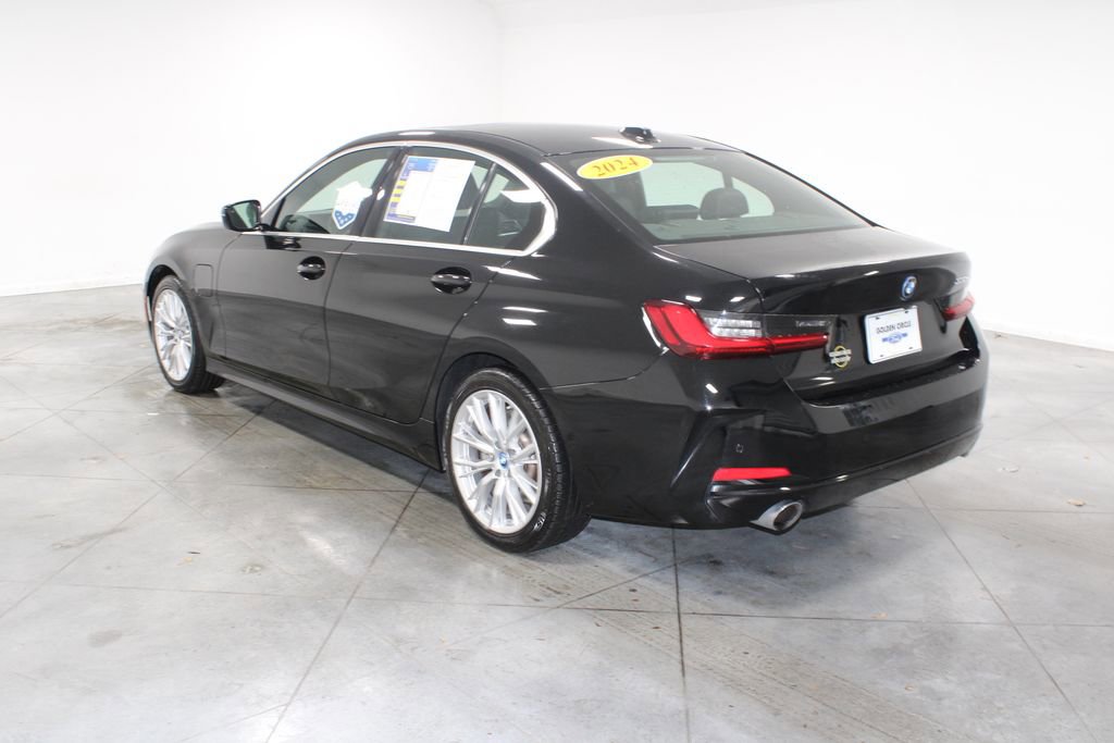 Used 2024 BMW 330e image 7