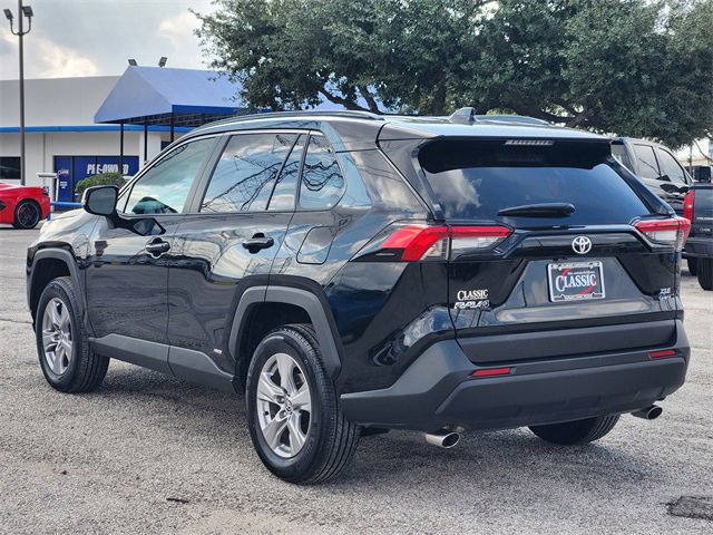 Used 2025 Toyota RAV4 XLE image 5