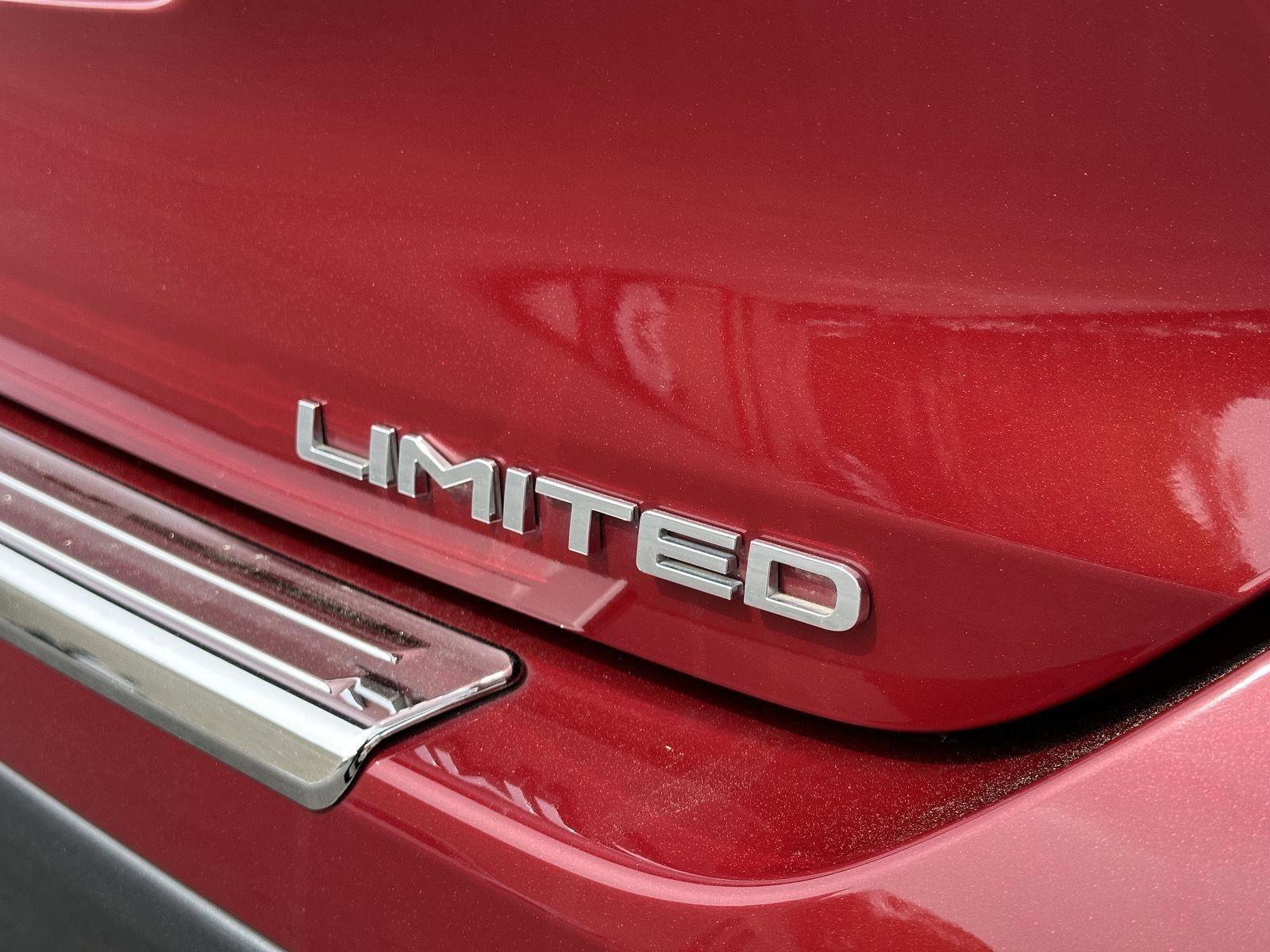 Used 2023 Toyota Highlander Limited image 10