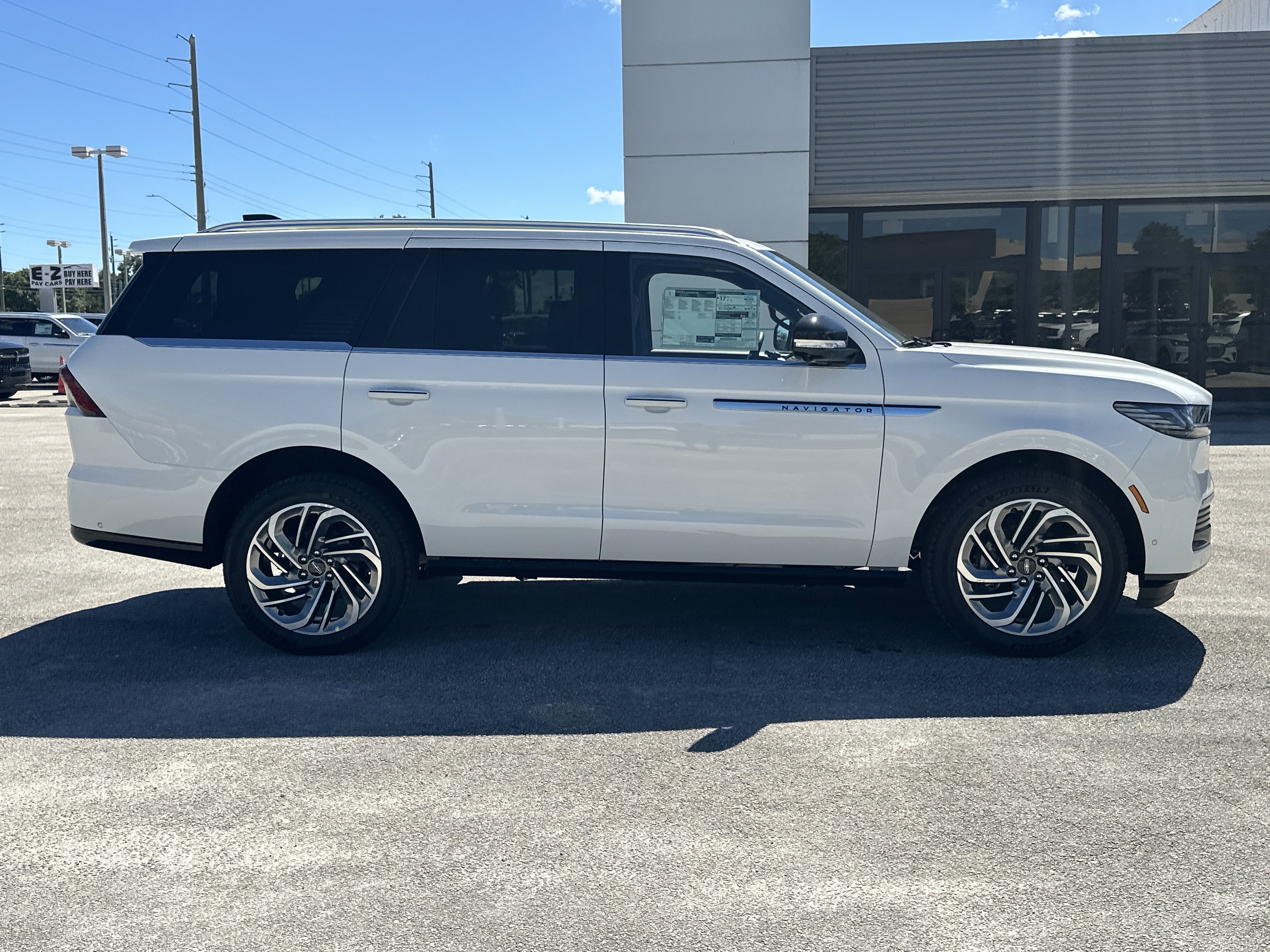 New 2025 Lincoln Navigator Reserve image 5