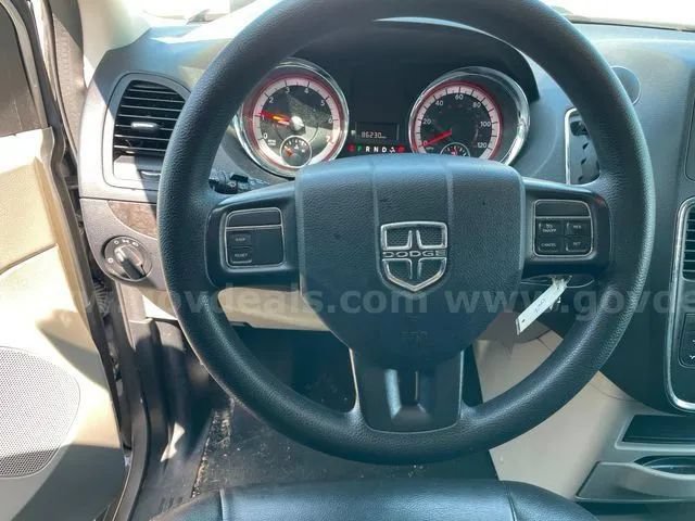 Used 2019 Dodge Grand Caravan SE FWD image 15