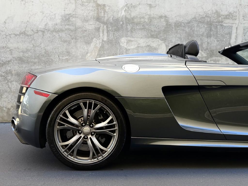 Used 2012 Audi R8 V10 image 16