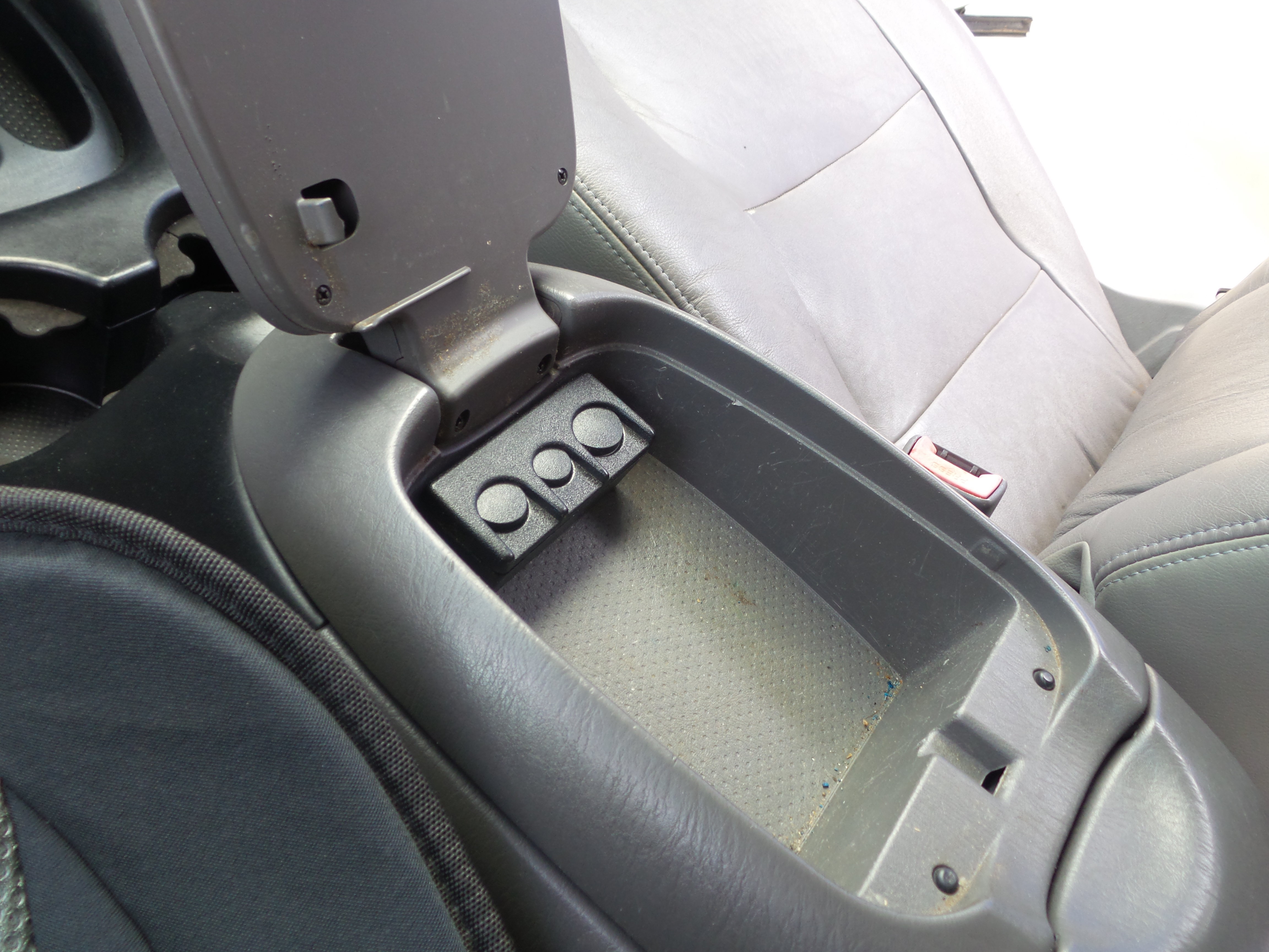 Used 2001 Toyota Sequoia SR5 AWD/4WD image 52