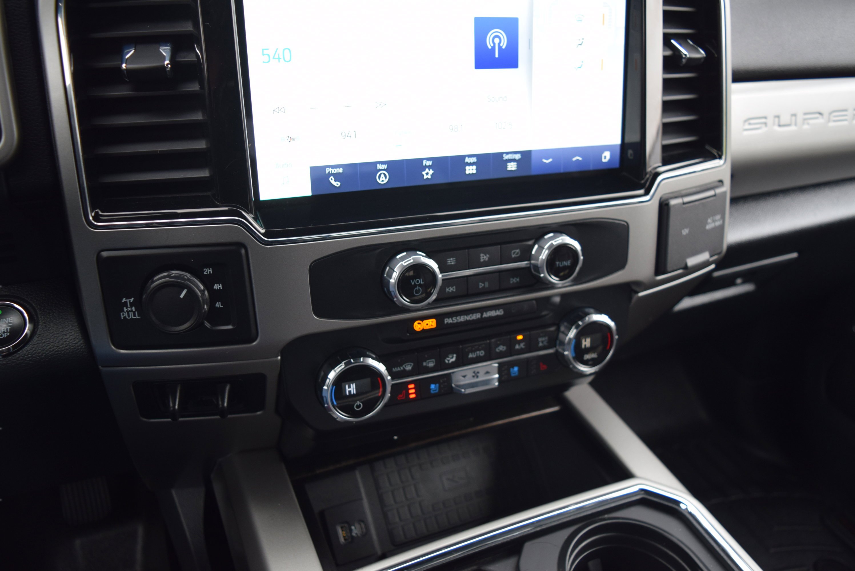 Used 2022 Ford F350 Lariat w/ Lariat Ultimate Package AWD/4WD image 15