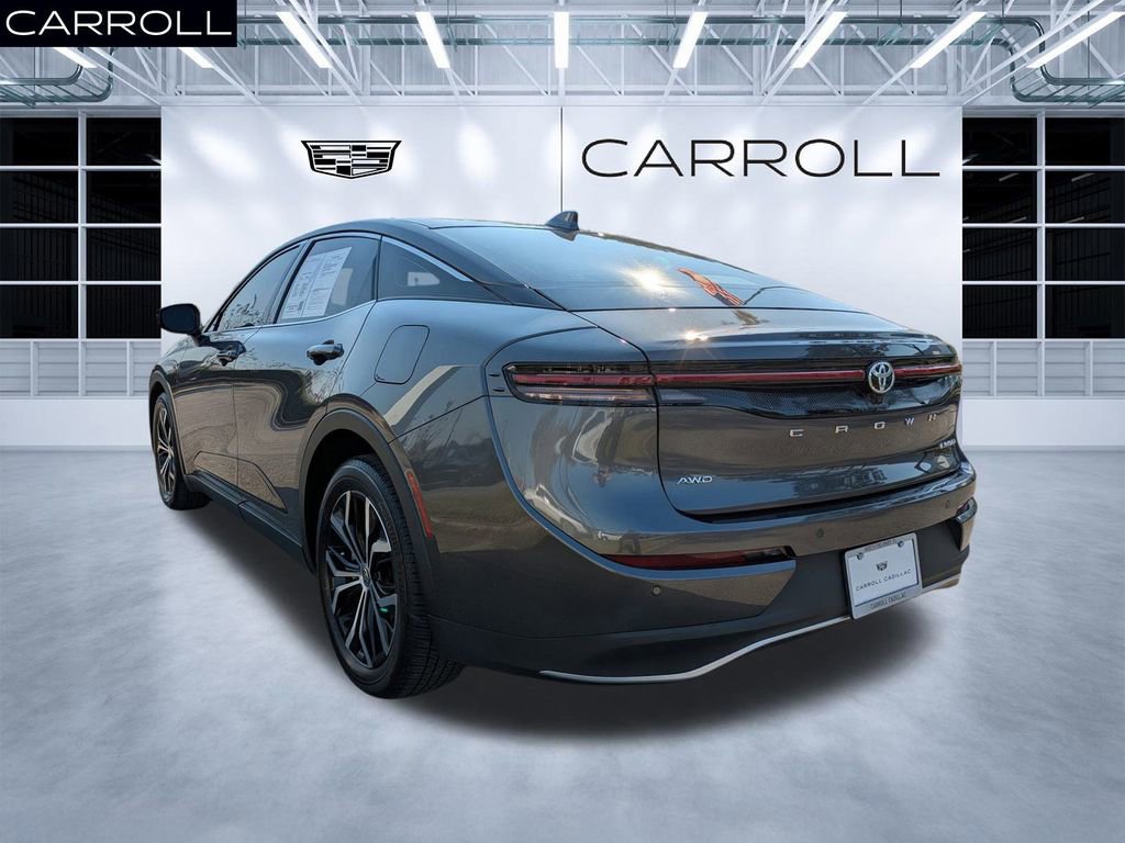 Used 2023 Toyota Crown Limited image 6