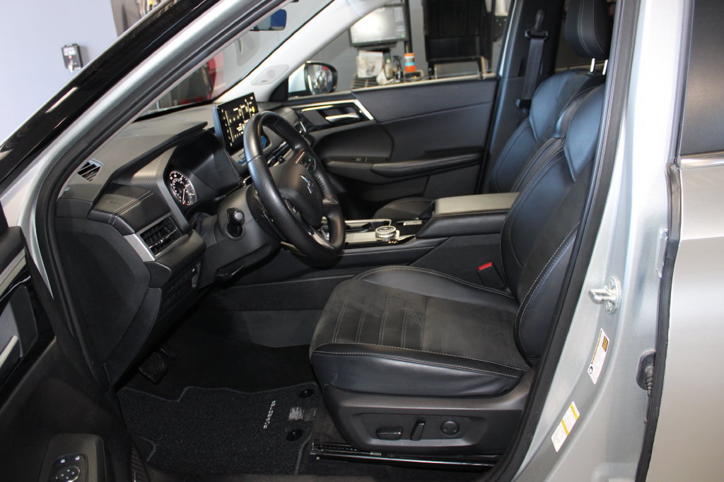 Used 2025 Mitsubishi Outlander SE AWD/4WD image 7