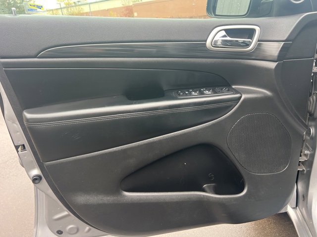 Used 2019 Jeep Grand Cherokee Altitude image 20