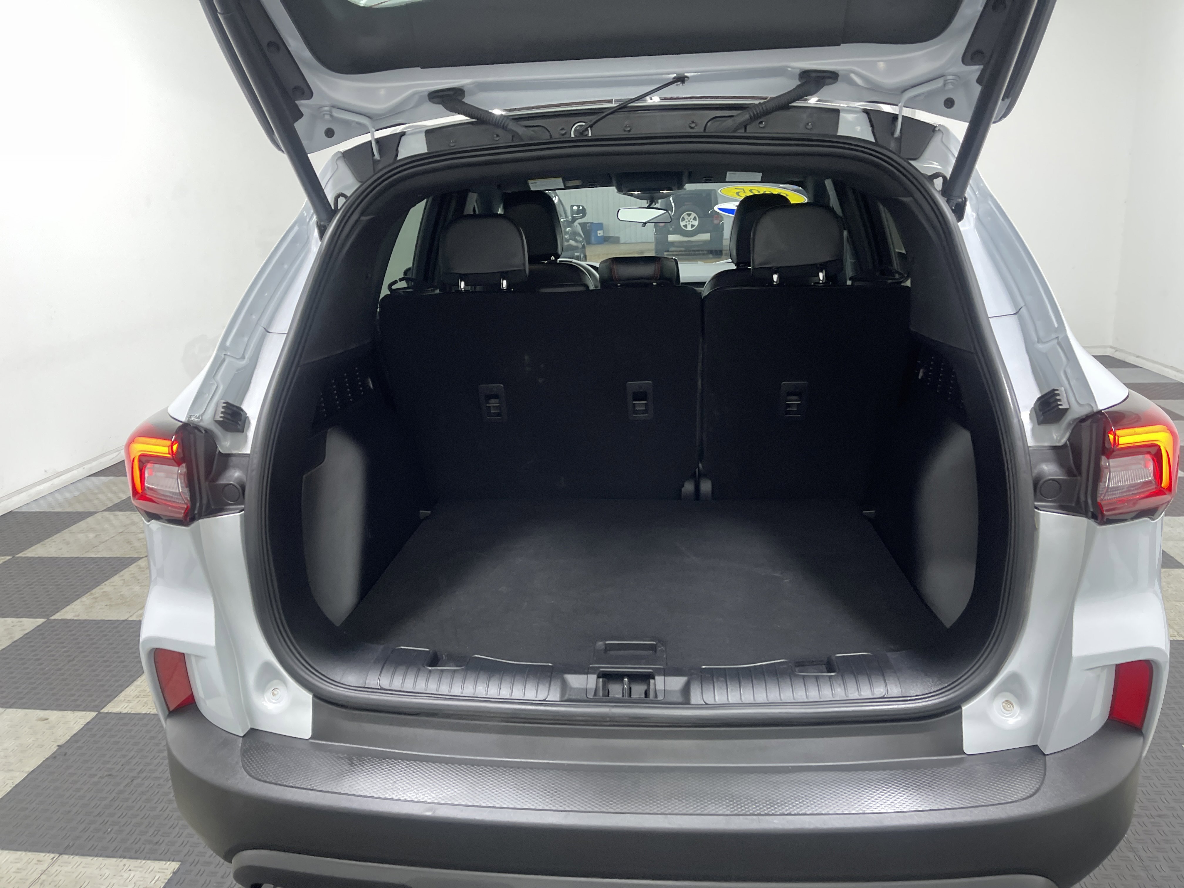 Used 2025 Ford Escape ST-Line Select image 18