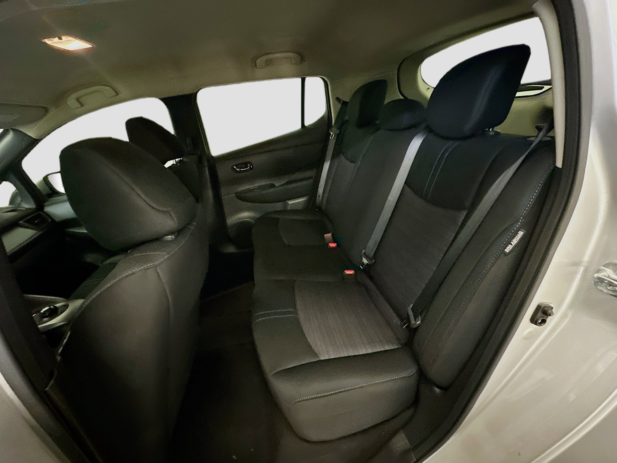 Used 2024 Nissan Leaf S image 28