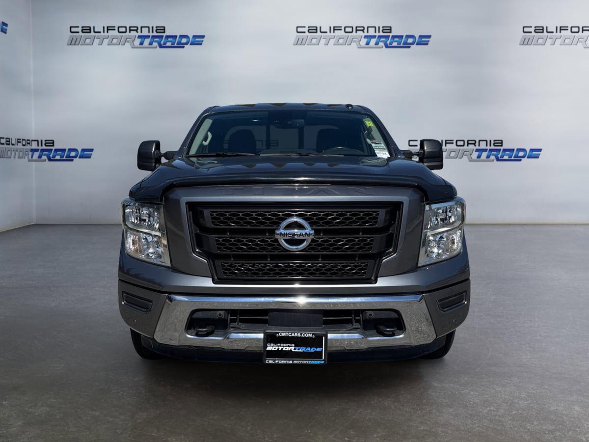 Used 2021 Nissan Titan SV w/ SV Convenience Package image 2