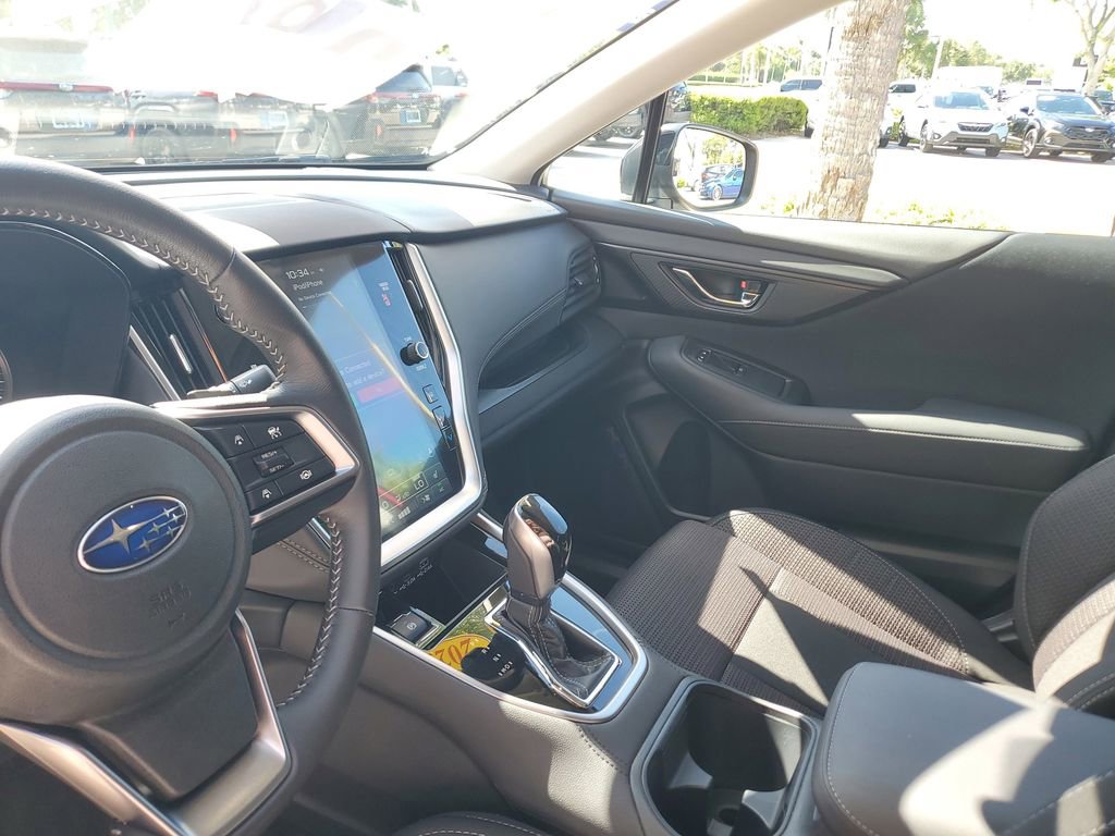 Used 2025 Subaru Outback Premium AWD/4WD image 23