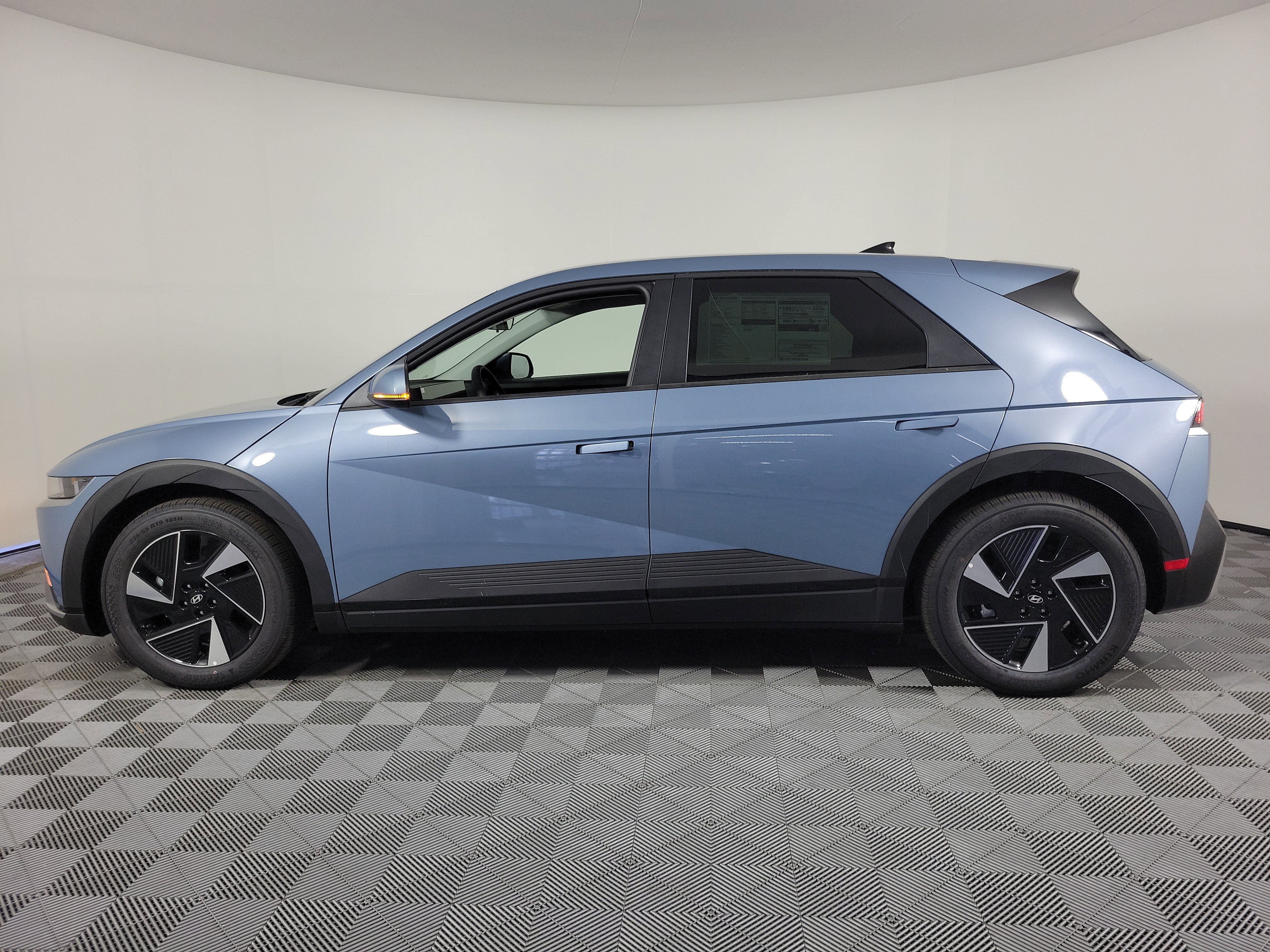 New 2026 Hyundai Ioniq 5 SE AWD/4WD image 38