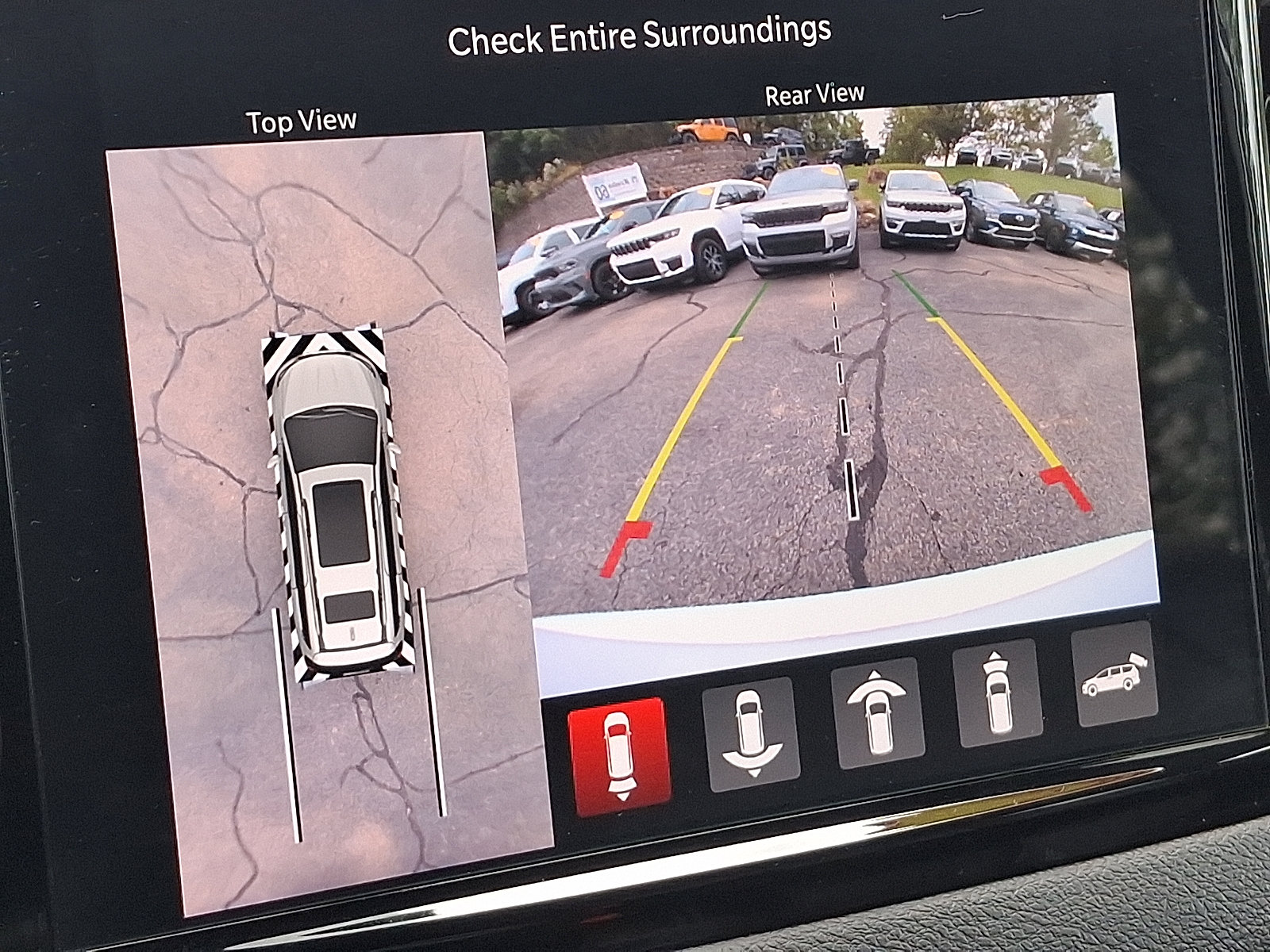 Used 2026 Chrysler Pacifica Select FWD image 18