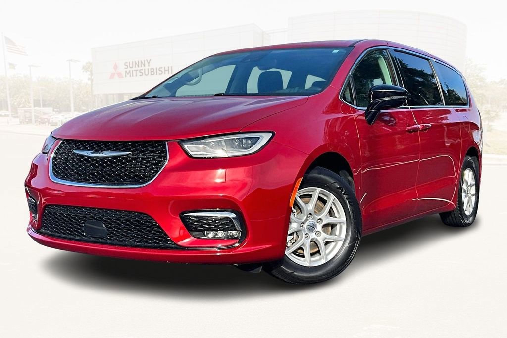 Used 2024 Chrysler Pacifica Touring-L image 1