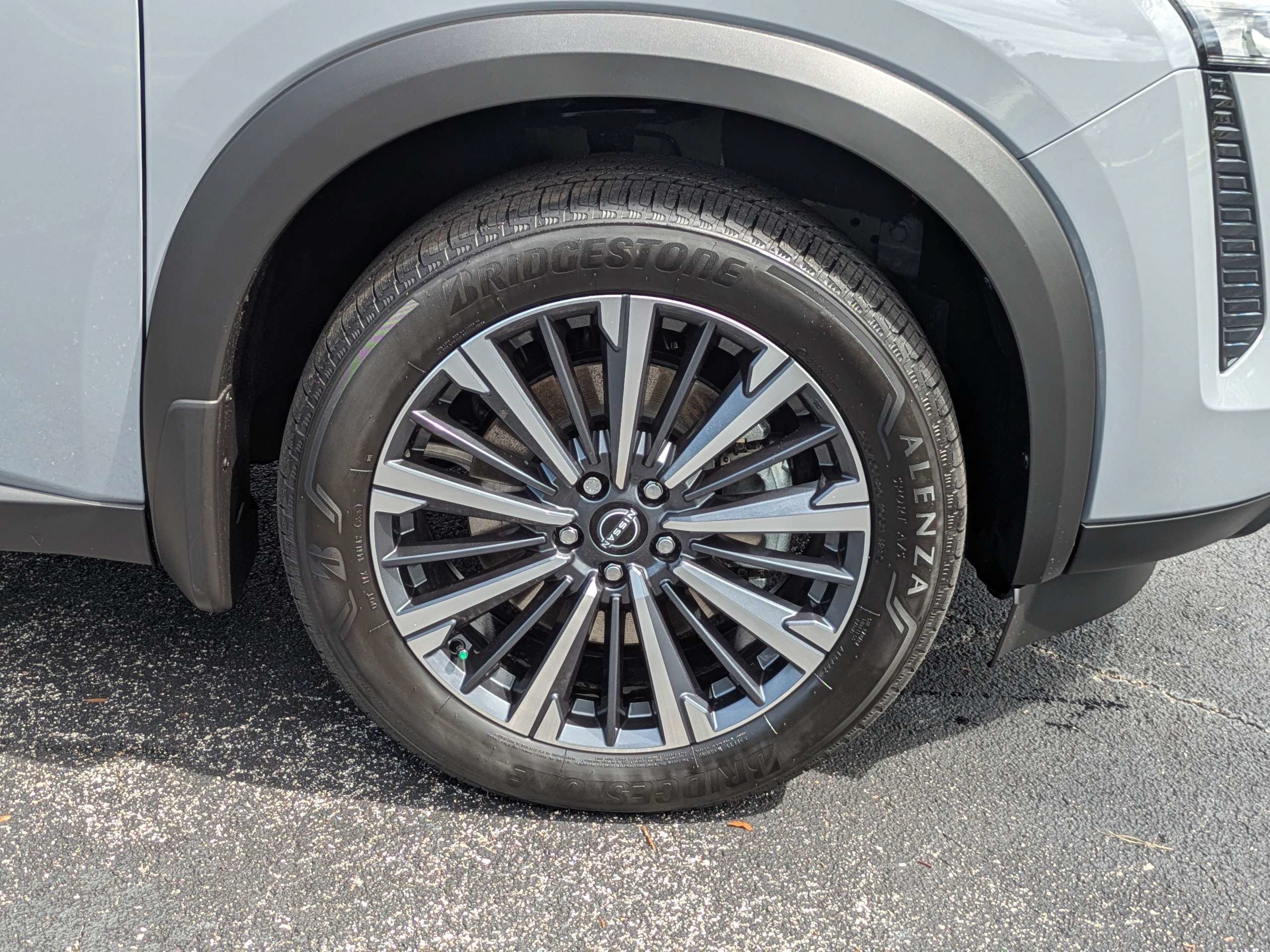 New 2026 Nissan Pathfinder Platinum FWD image 11