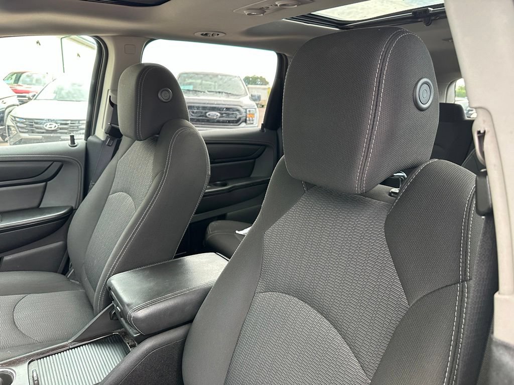 Used 2016 Chevrolet Traverse LT w/ True North Edition FWD image 3
