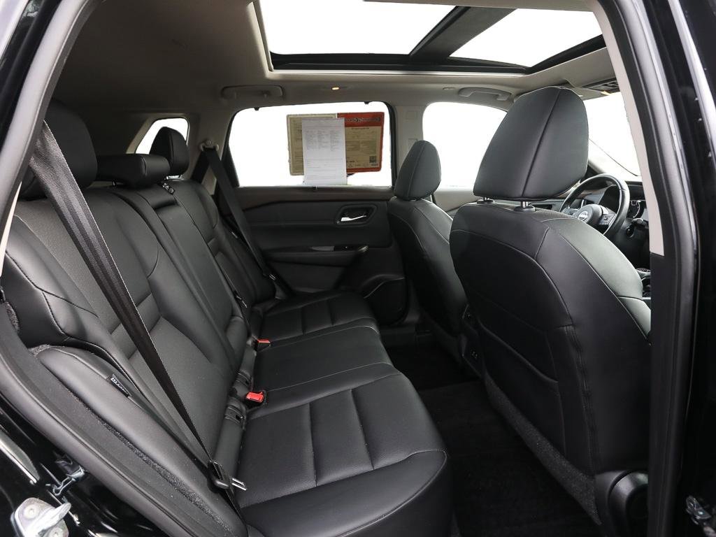 Used 2023 Nissan Rogue SV w/ SV Premium B Package image 24