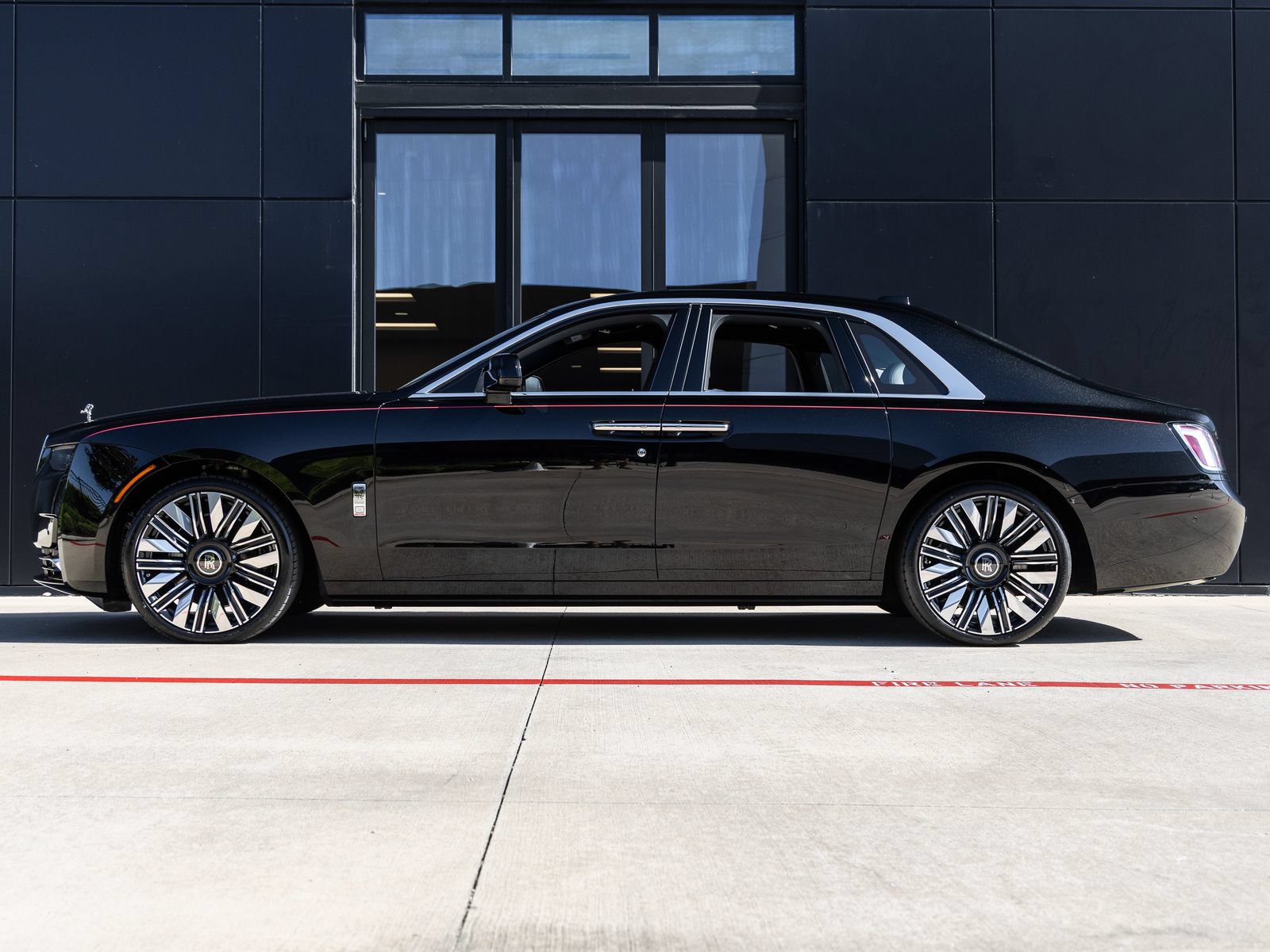 New 2027 Rolls-Royce Ghost AWD/4WD image 3