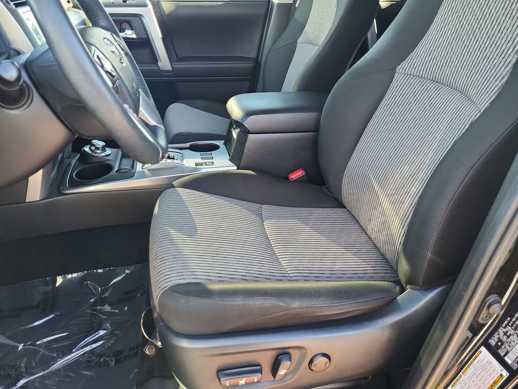 Used 2022 Toyota 4Runner SR5 AWD/4WD image 12