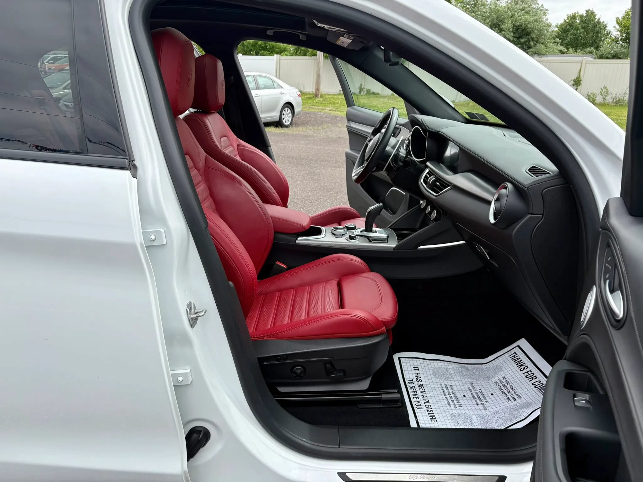 Used 2022 Alfa Romeo Stelvio Veloce AWD/4WD image 29