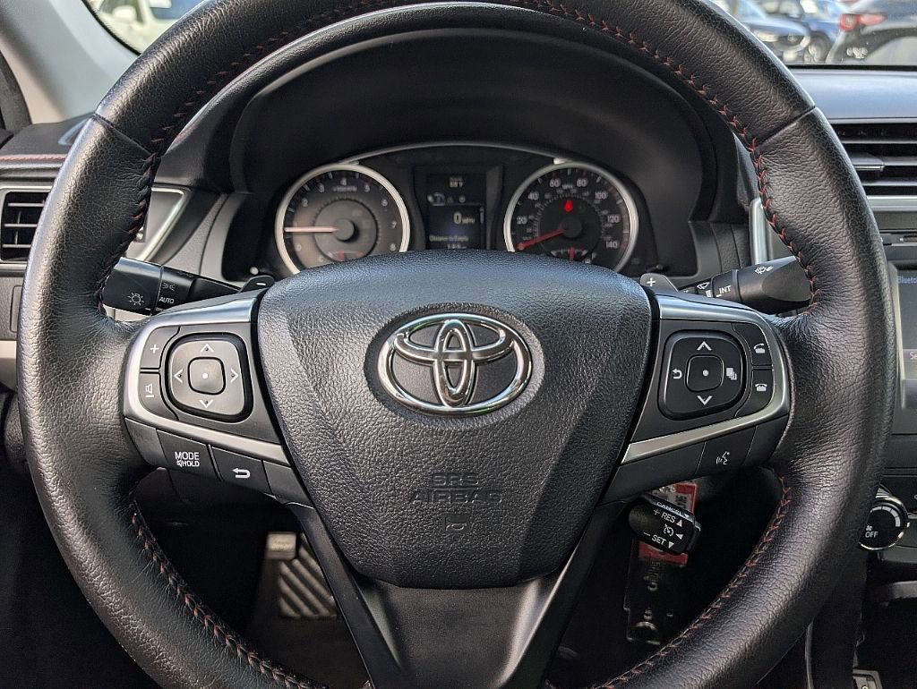 Used 2016 Toyota Camry SE image 32