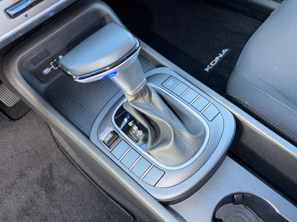 Used 2025 Hyundai Kona SEL FWD image 27