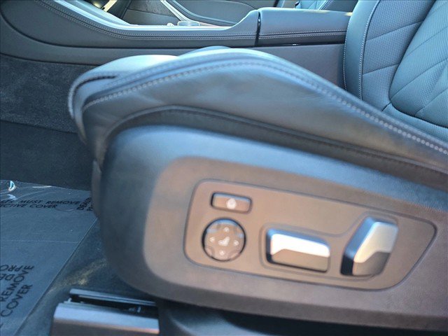 Used 2026 BMW X5 xDrive40i w/ M Sport Package AWD/4WD image 29